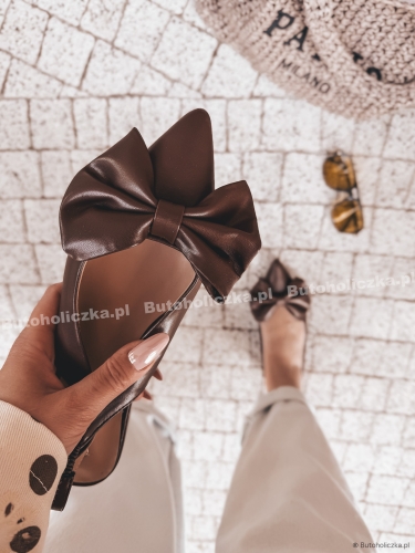 Czekoladowe eleganckie balerinki damskie BOW, stylizacja